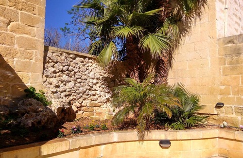 Nadur House | Fantastic House Of Character With Own Private Swimming Pool And BBQ Area
