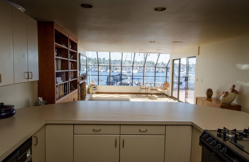 East Queen Anne House | Fantastic Lakefront Home in the heart of Seattle