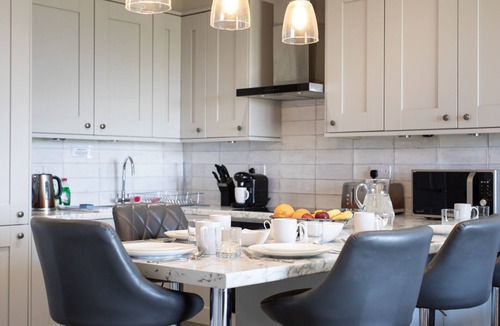 Deganwy Apartment | Fantastic Location with Stunning Estuary Views