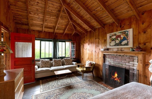 Lyme Cabin | Fantastic Log Cabin Rental with Fireplace near the Appalachian Trail
