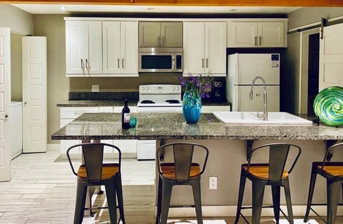 Glendale Condo | Fantastic Modern Remodeled Condo