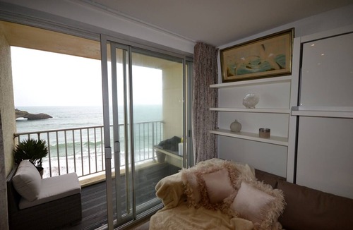 Biarritz City Centre Apartment | Fantastic ocean view, in the heart of Biarritz.