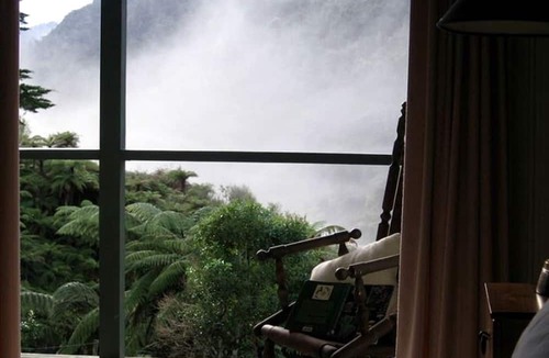 Whanganui National Park Cabin | Fantastic Remote Getaway with Private Bar on Whanganui River, New Zealand