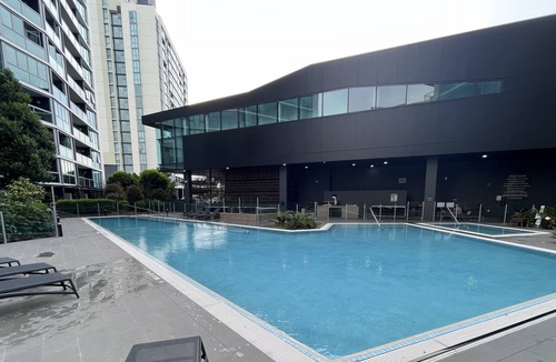 Hamilton Apartment | Fantastic River Views!!