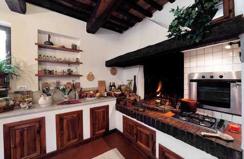 Montespertoli Apartment | Fantastic rustic apartment with two bedrooms