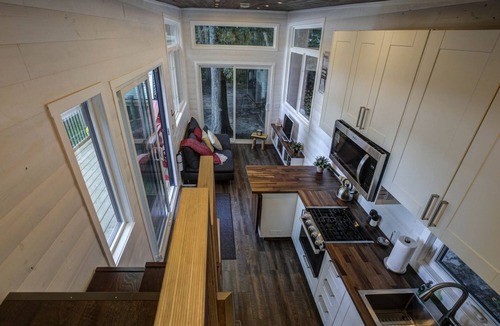 Laurentian Hills Cabin | Fantastic Secluded Tiny House with Barbecue and Gorgeous Sights in Petawawa, Ontario