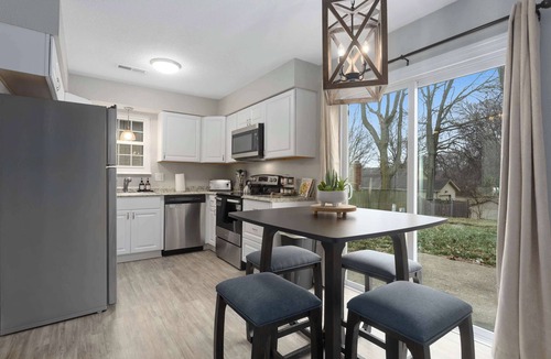 Blue Springs House | Fantastic Spot for WC action Sleeps 9 King Beds