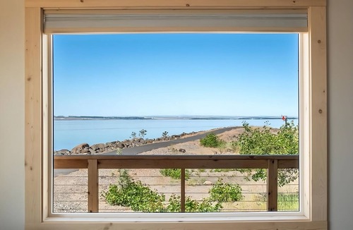 Boardman Cabin | Fantastic Stay on Columbia River! Spacious Cabin w/Free Parking, Breakfast