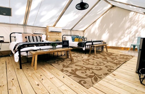 Osprey RV Rental | Fantastic Tented Cabin with Fire Pit in Sarasota, Florida