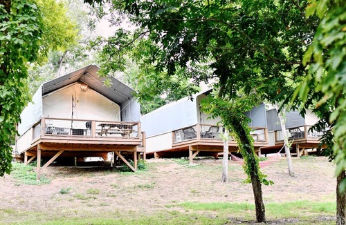 Seguin RV Rental | Fantastic Texas Glamping Adventure for Family and Friends: Luxurious Tented Cabin on the Geronimo Creek in Seguin
