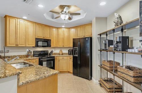 Cape Harbour Apartment | Fantastic Three Bedroom Condo in Cape Coral