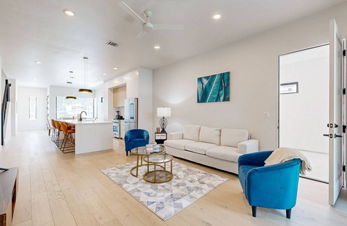 Highland House | Fantastic townhouse with enclosed backyard and high-speed internet
