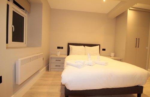 Southfield Apartment | Fantastic two bed Flat With Free Private Parking in Acton