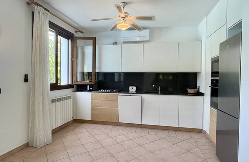 Isola Albarella Villa | Fantastic villa with private pool-Beahost