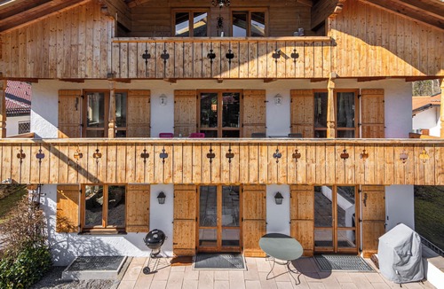 Neuhaus Apartment | Fantastic vacation apartment with mountain views & sauna near the lake for up to 6 people