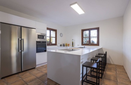 Binissalem Villa | Fantastic villa with 4 bedrooms, 3 bathrooms, wifi, barbecue, terraces and pool