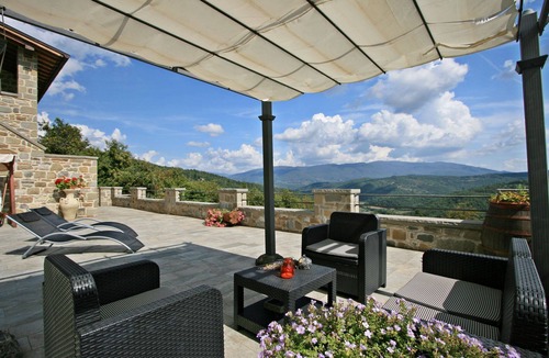 Talla Villa | Fantastic villa with private swimming pool and tennis court in Tuscany
