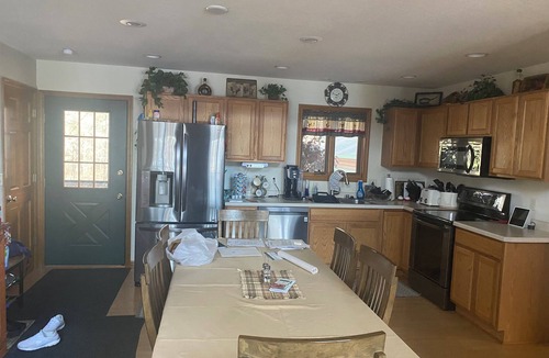 Conover House | FANTASTIC waterfront home-Sleeps 12! Close to trails with WiFi, AC, fireplace!