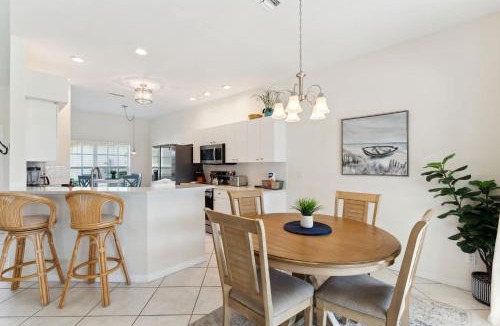Falcons Glen House | Fantastic Weekly Rental Pool Home in Falcons Glen of Lely - Naples, Florida!