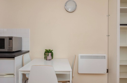 Cathedrals Condo | Fantastically Located 1BD Flat in Central London