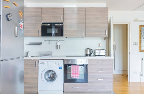 Kennington Apartment | Fantastically Located 2BD Studio in Kennington