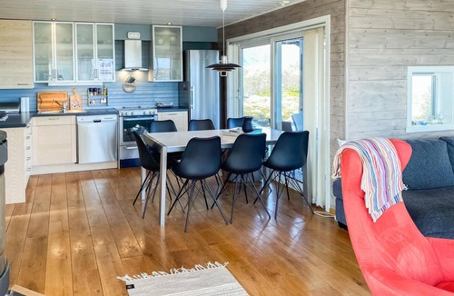 Valberg House | Fantastically located cottage with panoramic views of the sea and the islets.