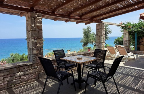 Aipeia Apartment | Fantastically located vacation apartment with 2 bedrooms near Chrani | Peloponne