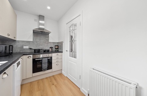 Hamilton Apartment | Fantastically positioned ground floor apartment in centre of Hamilton