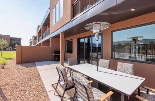 St. George House | Far Above Par