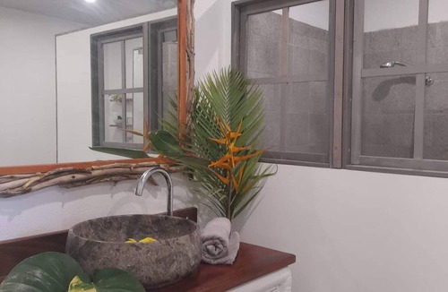 Teahupoo House | Fare Tetahora