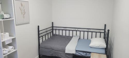 South Clearbrook Bed & Breakfast | Farhad's B&B