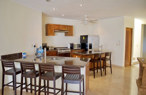 Emiliano Zapata Condo | Farito Beachfront Penthouse, Surf & Paddle Board.