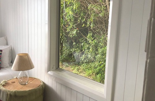 Kiama Heights Cottage | Farm on the Sea. Ocean Views. Whales. Unlike any other