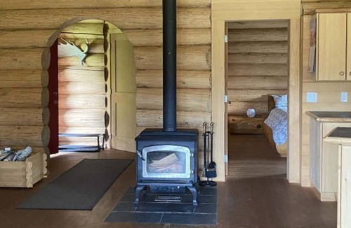 Canim Lake Cabin | Farm Stay in Wolf Cabin at beautiful Kayanara - NEW