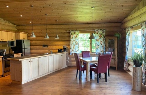 Canim Lake Cabin | Farm Stay in Wolf Cabin at beautiful Kayanara - NEW