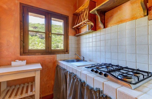 Cavo House | Farmhouse 'Amandolo - Gorgona' with Sea View, Wi-Fi and Air Conditioning