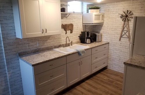 Lonergan Apartment | Farmhouse at the Cove on Lake Mac