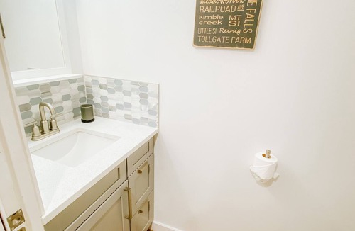 Snoqualmie House | Farmhouse by the Falls
