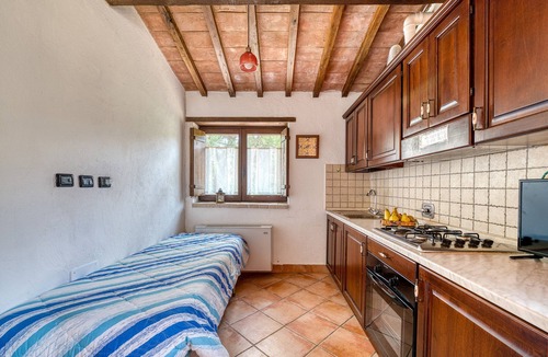 Giano dell'Umbria House | Farmhouse 'Casale Storico Fogliani- Margherita' with Mountain View, Shared Pool and Wi-Fi