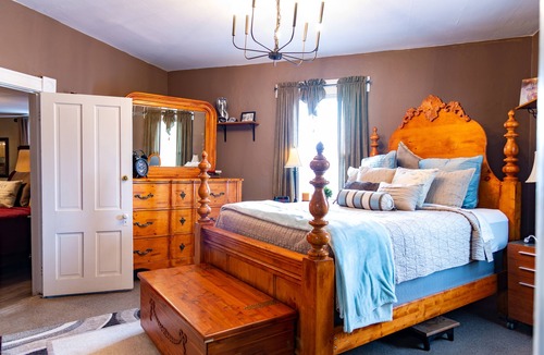 Godfrey Other | Farmhouse Cottage, Alton Illinois, come enjoy "Historical Culture"
