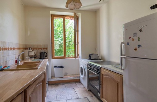 Giroux House | Farmhouse in Giroux near Forest & Lake