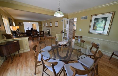 Ono House | Farmhouse in Hershey