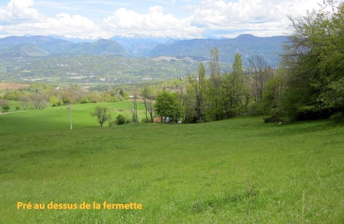 Pelleautier House | Farmhouse in the meadow/Hautes - Alpes/September