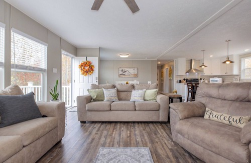 Purlear House | Farmhouse inspired 3-bedroom open concept house with panoramic views!