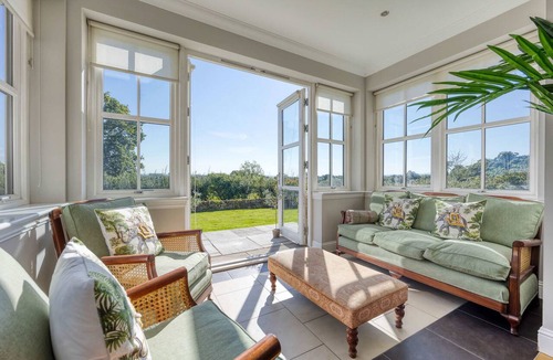 Bishopton House | Farmhouse Retreat with Large Hot Tub