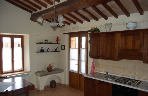 Ranciano House | Farmhouse surrounded by the countryside of Umbria, panoramic view of Lake Trasimeno