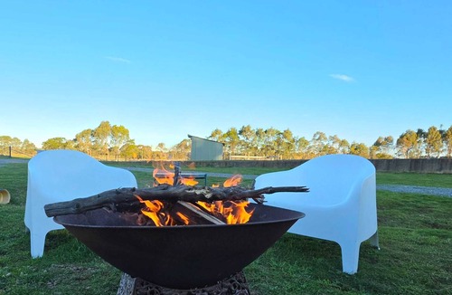 Taralga Cottage | Farmstay at Fleece, Flock & Fibre an historic railway station in Taralga