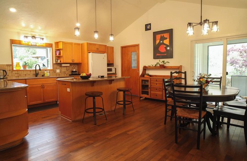 Stevenson House | Farmstead Haven - River Views, Sauna