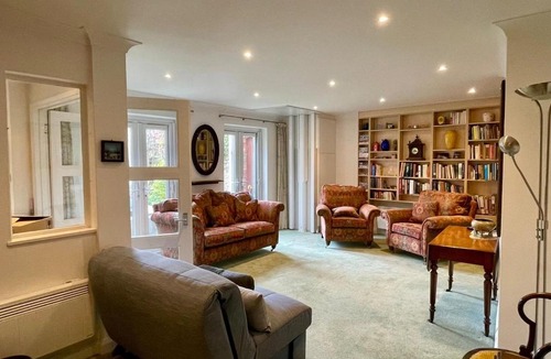 Farnham Apartment | Farnham Haven: Unique Home with Courtyard