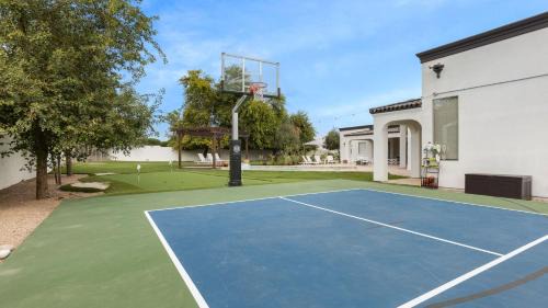 Paradise Valley Villa | Farrier by AvantStay
